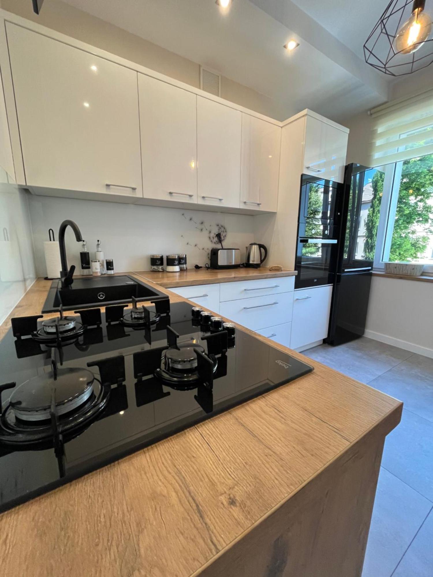 Apartament Sunrise เชสโตฮอวา ภายนอก รูปภาพ