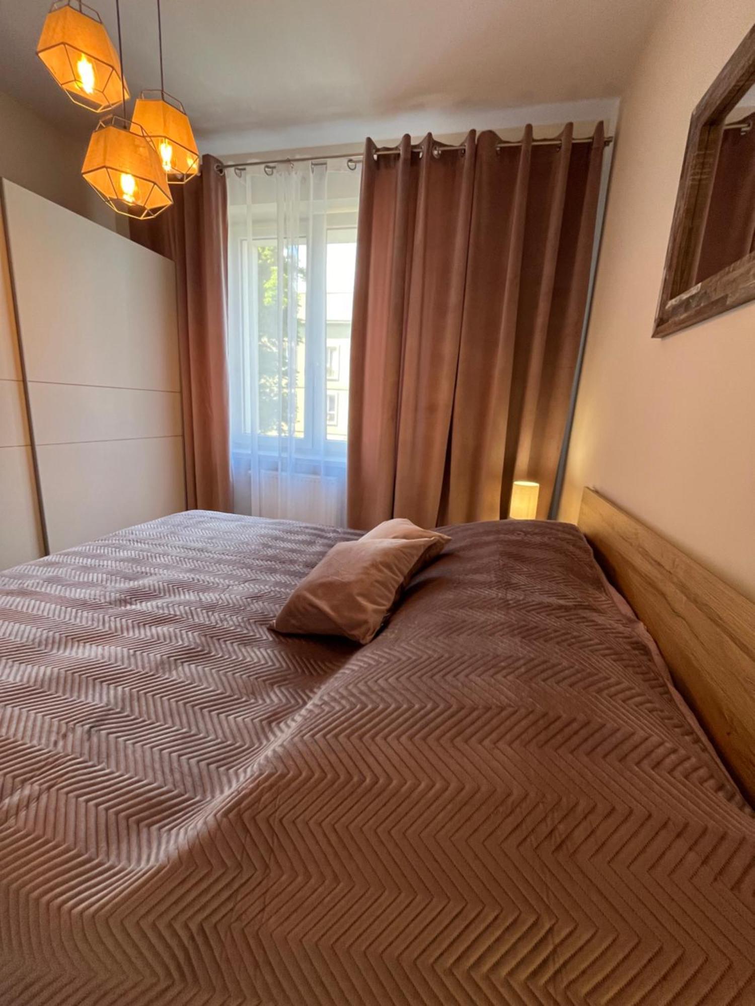 Apartament Sunrise เชสโตฮอวา ภายนอก รูปภาพ